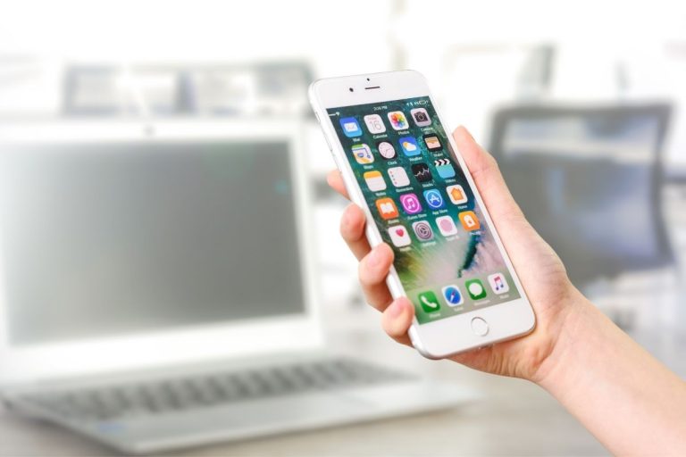 apps to age people in photos
